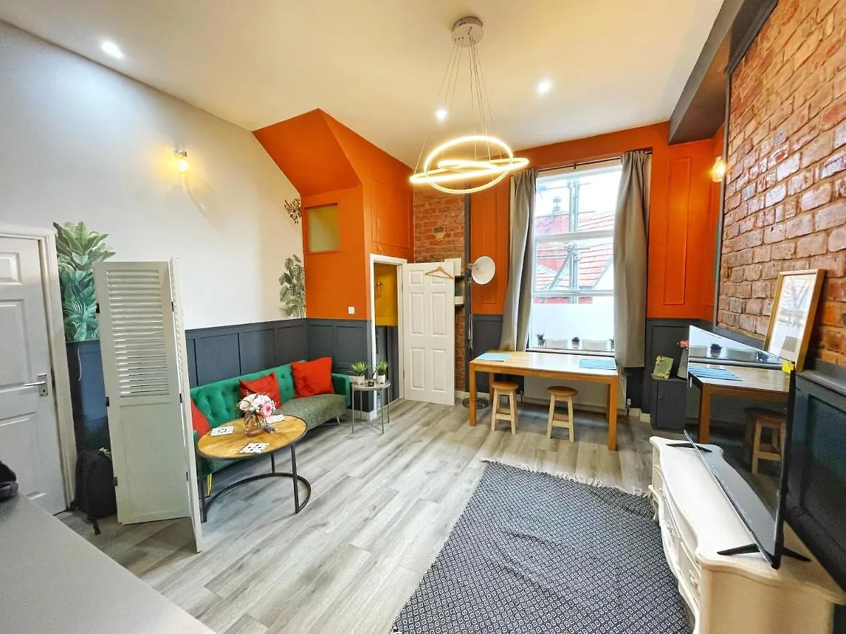 Adeamstays Provides Beautiful Centrally Located 1 And 2 Bed Apartments On Liverpools Boulevard 0*, Liverpool United Kingdom