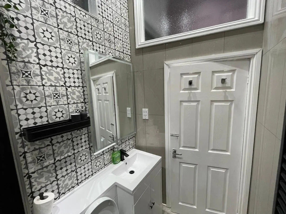 Adeamstays Provides Beautiful Centrally Located 1 And 2 Bed Apartments On Liverpools Boulevard 0*, Liverpool