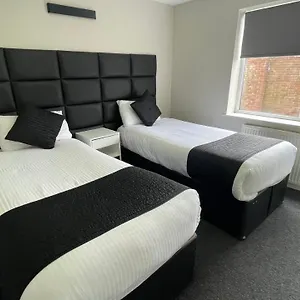 Hosted By Ryan - 2 Bedroom Liverpool